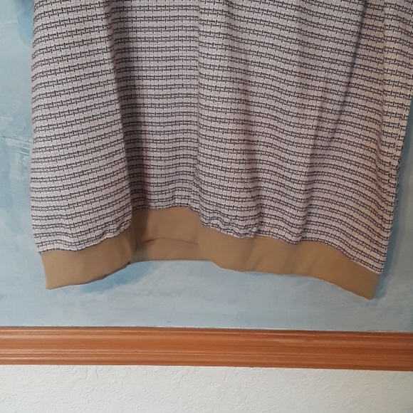 Clothes - Picture 2 of 3